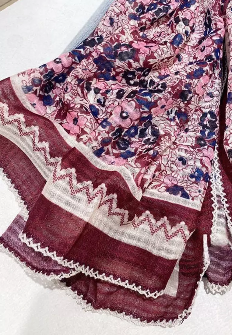 Aksesoris Wanita Floral Crochet Hem Square Scarf Syal Wanita Deep Red