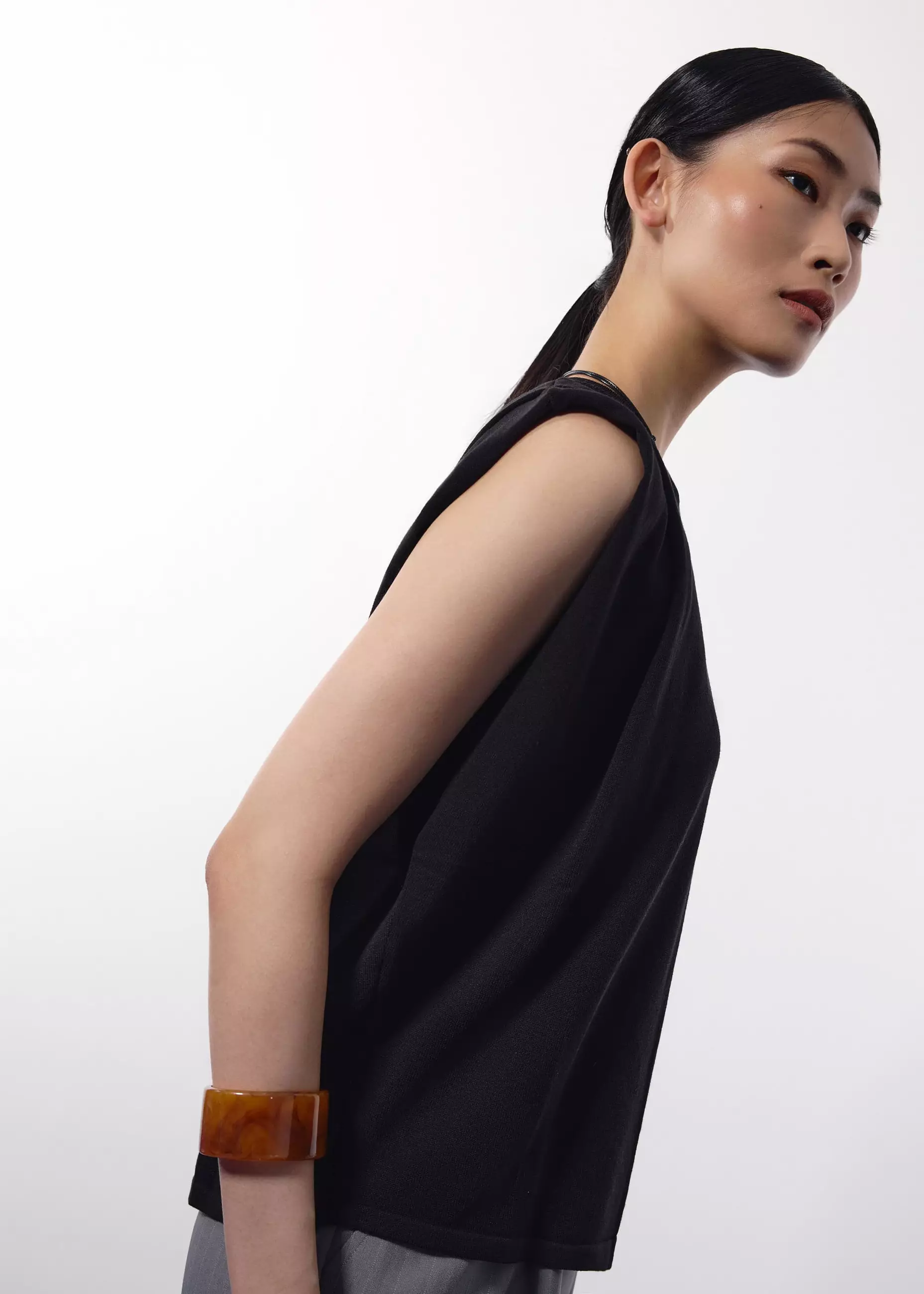 Atasan Wanita - Jae Knit Round Neck Cap Sleeve Boxy Top