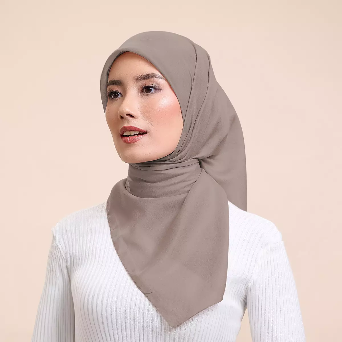 ZM Zaskia Mecca - Shera Mocca Hijab Ultrafine Voal Shiny - Kerudung Segi Empat Wangi Premium