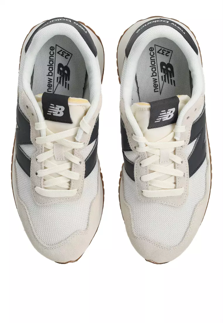 237 Classic Lifestyle Shoes