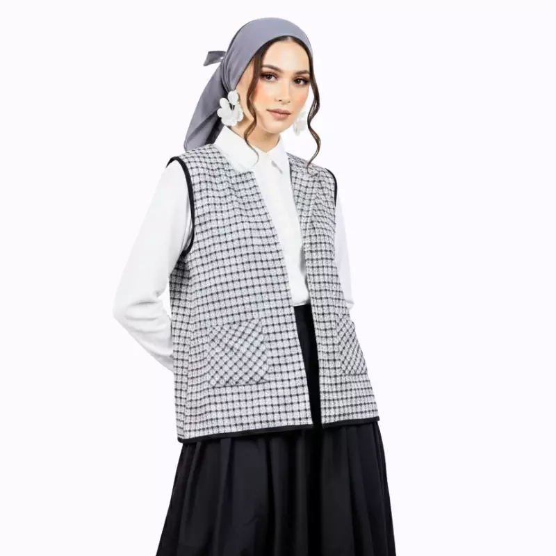 Blazer Batik Wanita - Bhatara Batik Jisoo - Rompi Batik Modern Tanpa Lengan