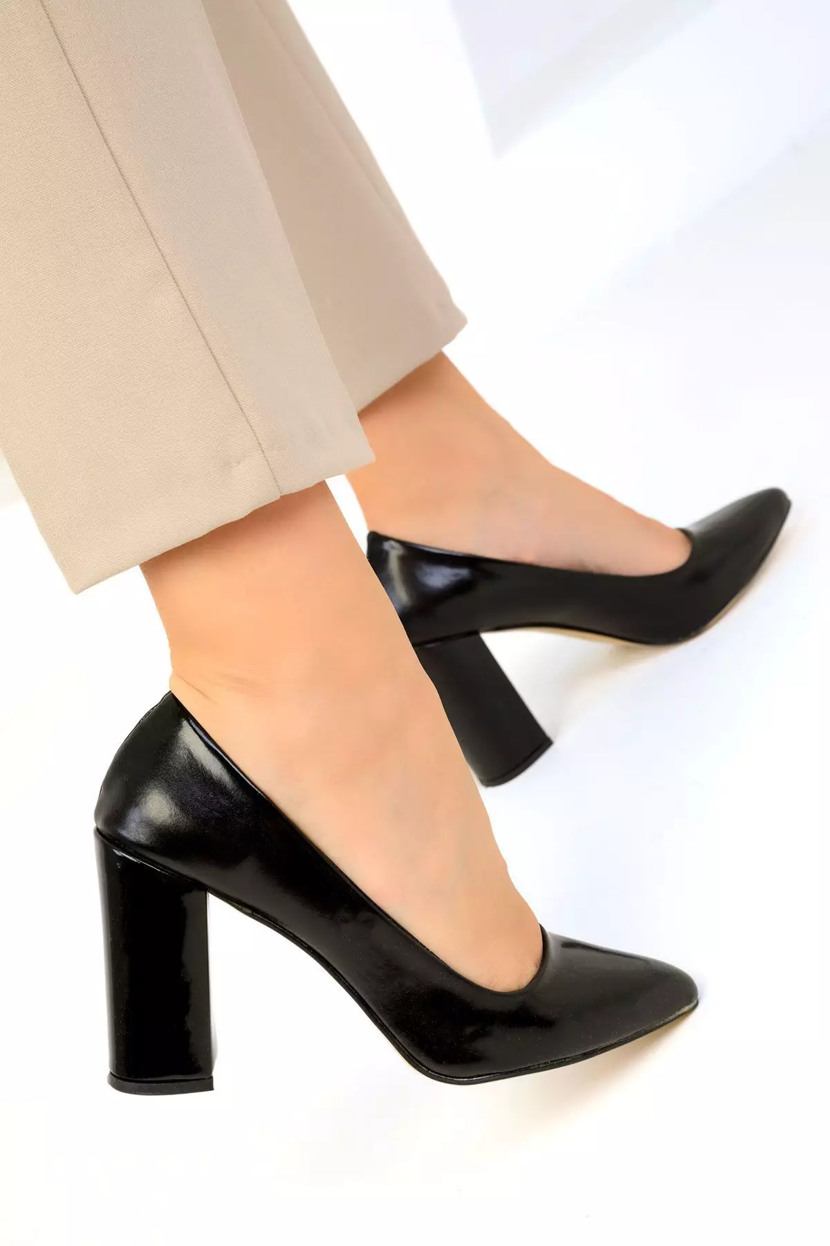 Black Patent Leather Women's Classic Heeled Shoes 15313