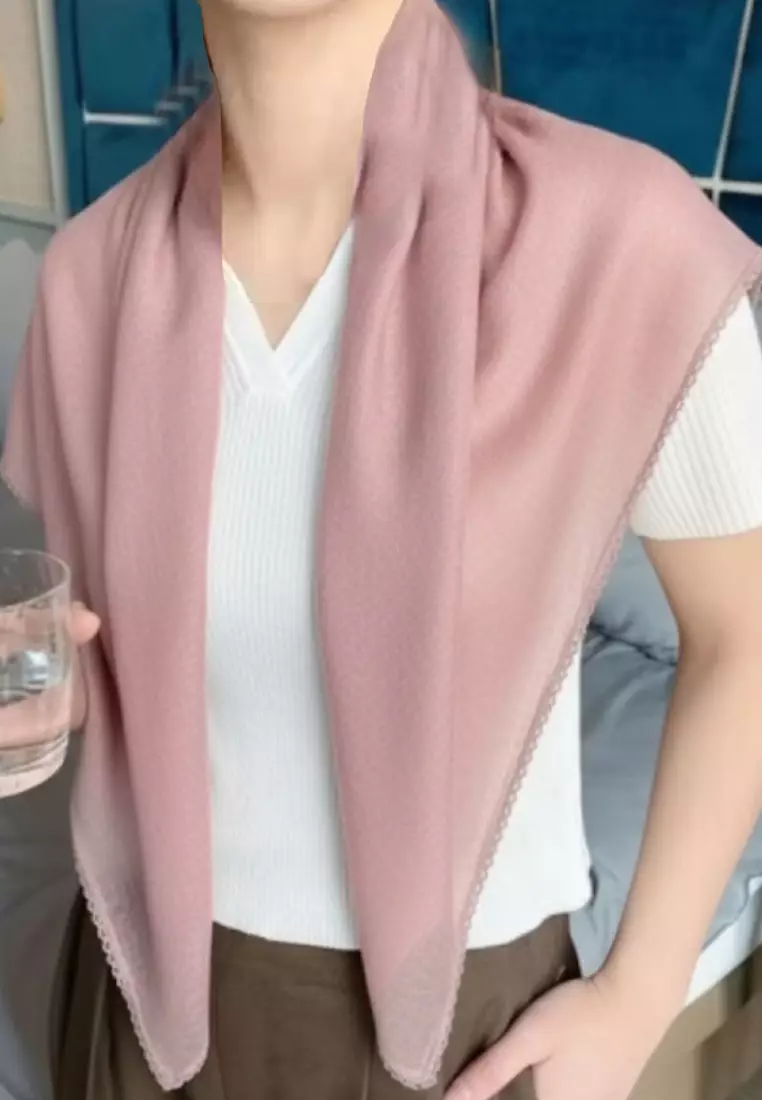 Aksesoris Wanita Plain Crochet Hem Square Scarf Syal Wanita Dusty Pink