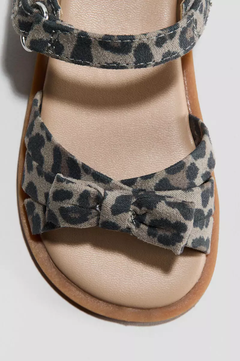 Appliquéd strappy sandals
