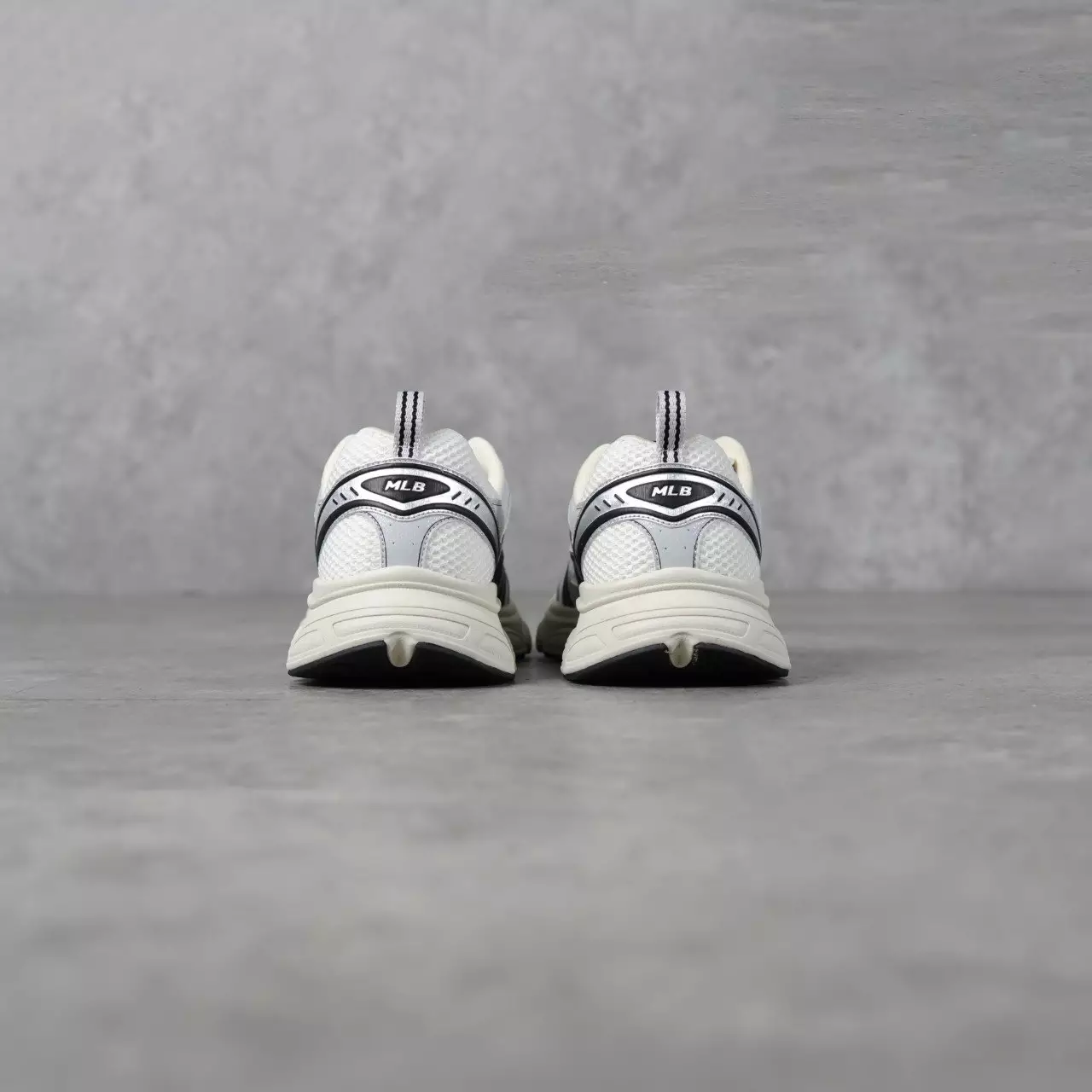 Sepatu MLB NY ACE RUNNER SILVER CREAM SNEAKER 100% ORIGINAL