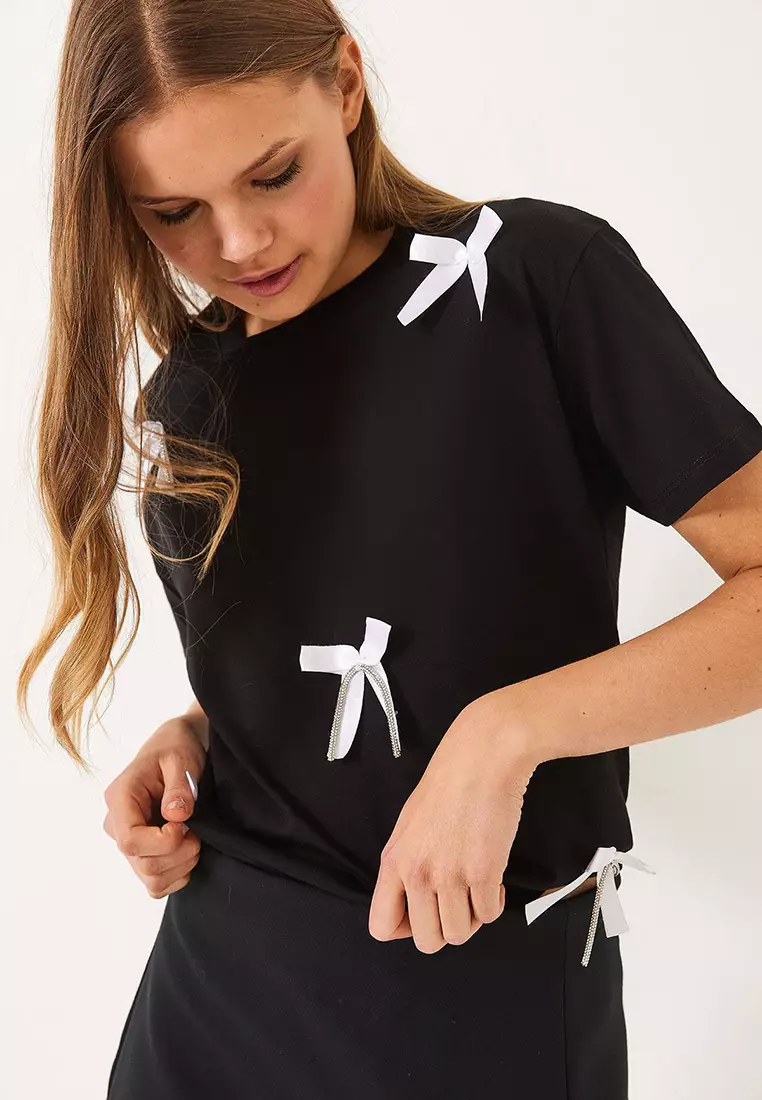 Women's Satin Ribbon Accessory Stone Detailed T-Shirt 60602011