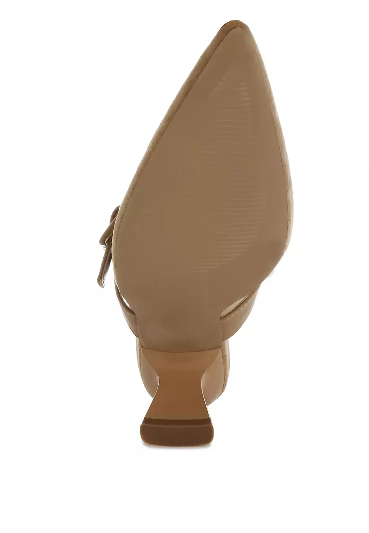 Sandal Slip-On Runcing Microfiber Warna Beige