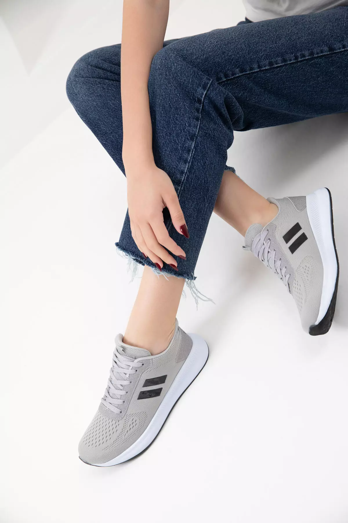 Unisex Ice Sneaker 20242 - Comfortable and Stylish
