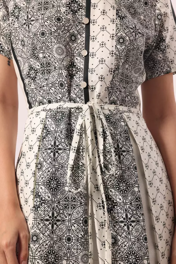 MINIMAL - Nirwasita - Dress Motif Kawung - Black Warna Black