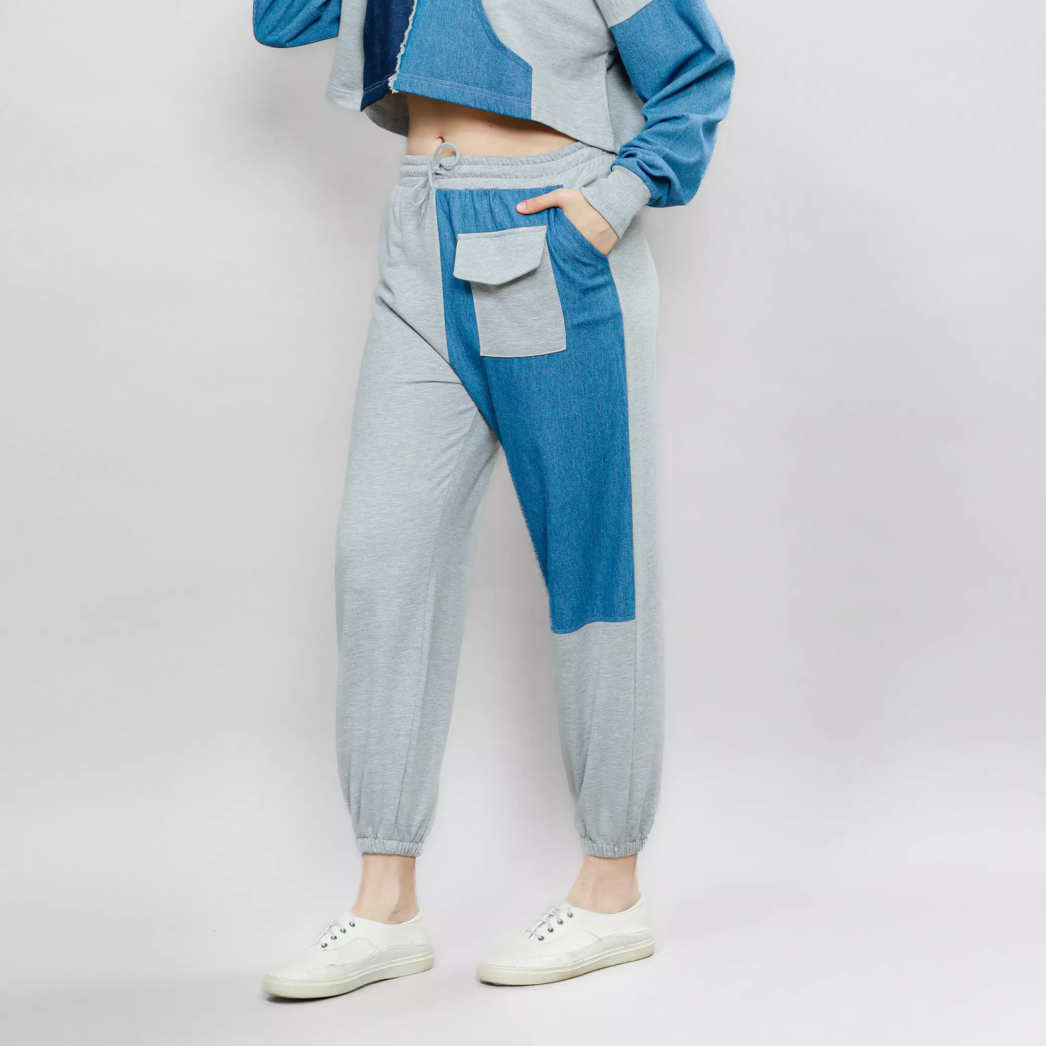 Enough For Today - One Set Denim Crewneck Crop dan Celana Jogger Sweatpants Wanita Denim's Day Sweater Setelan Polos Kombinasi