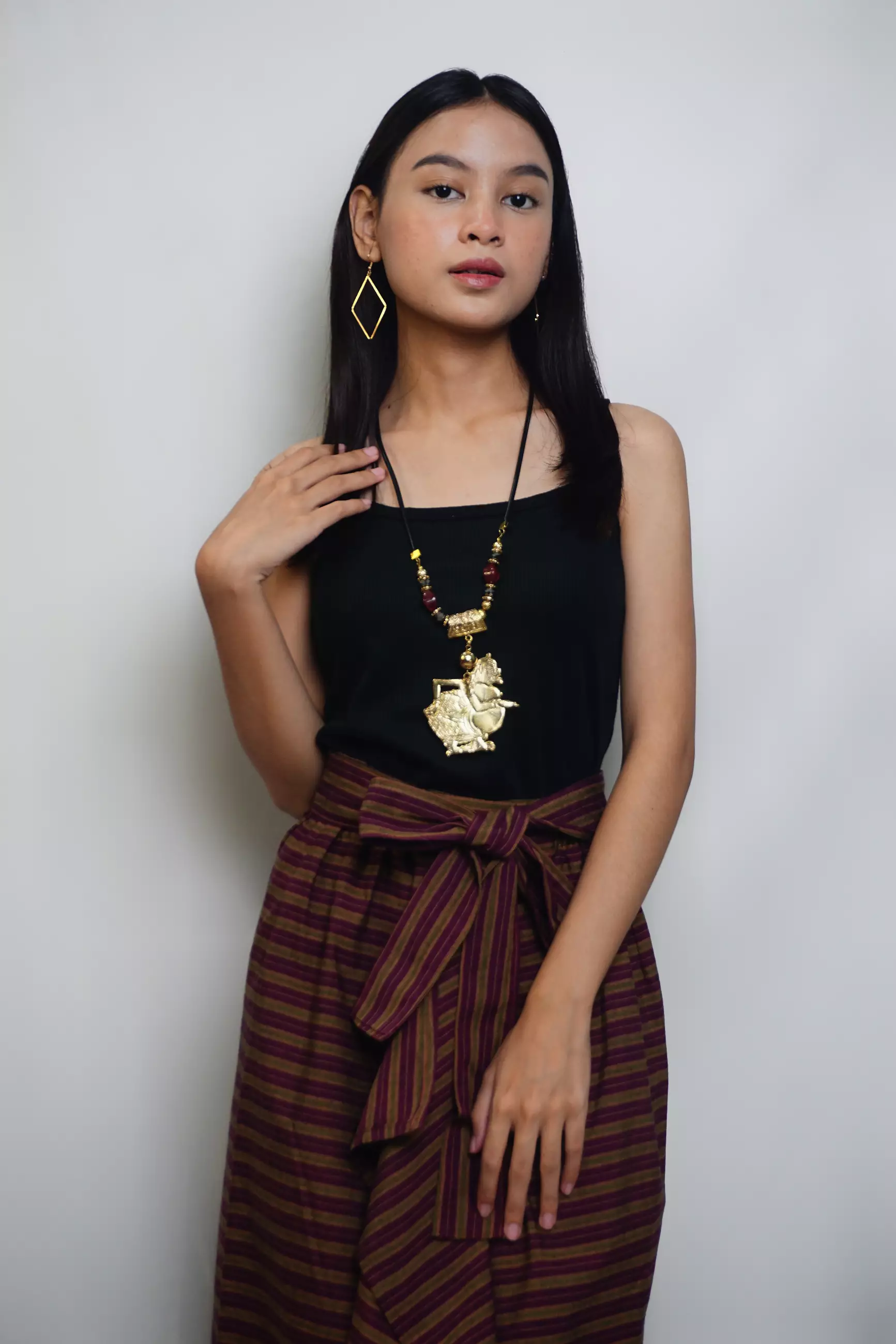 Nahera Saroong Lurik Wanita