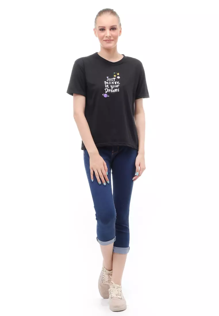 Heller Kaos Atasan Wanita Motif Print Short Sleeves Relaxed Fit - Hitam