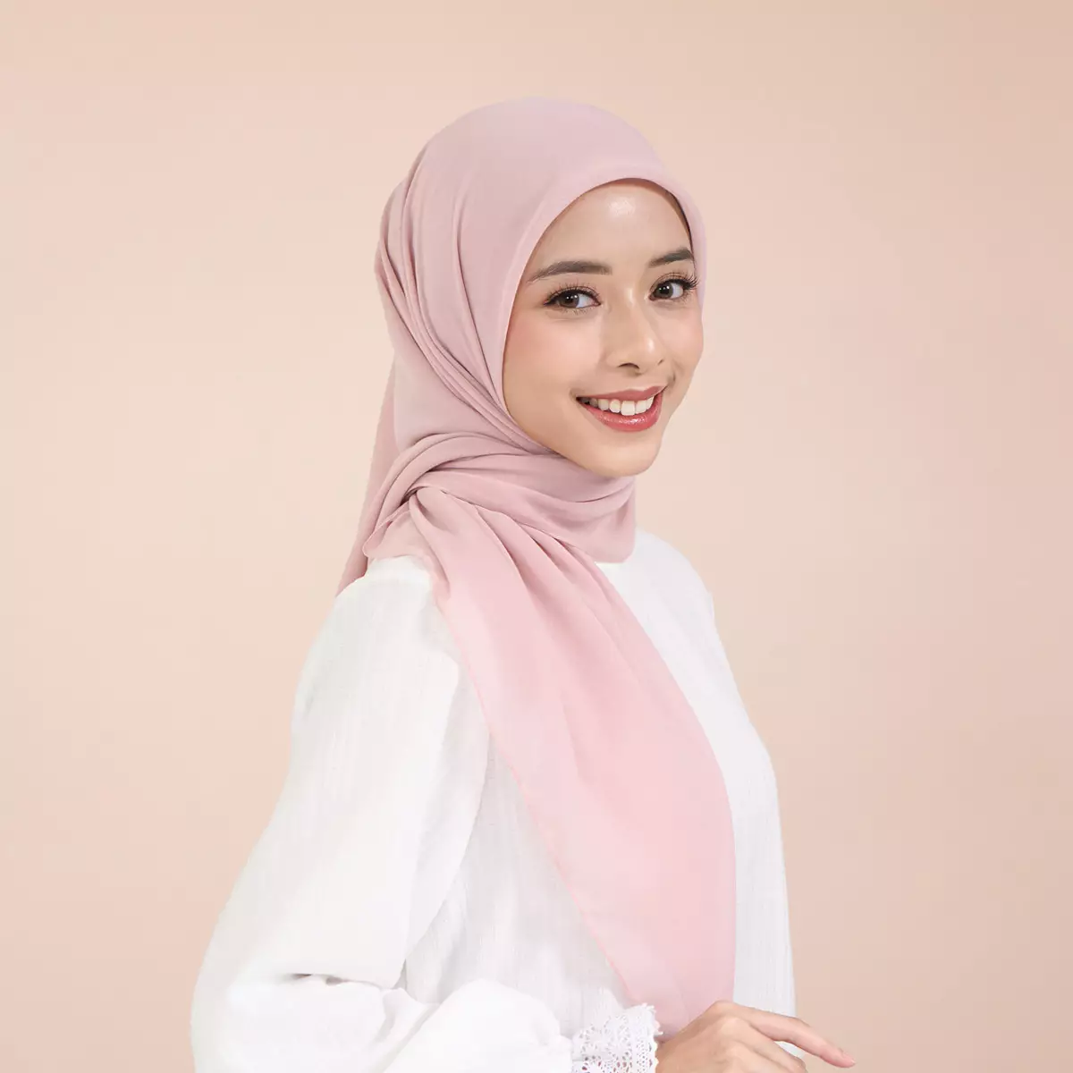 ZM Zaskia Mecca - Qiola Pink Scarf - Kerudung Segi Empat