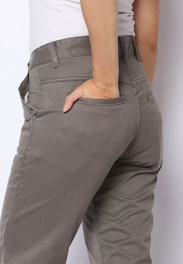 Twill Celana Panjang Wanita Slim Fit Cheerful Abu Muda 222503
