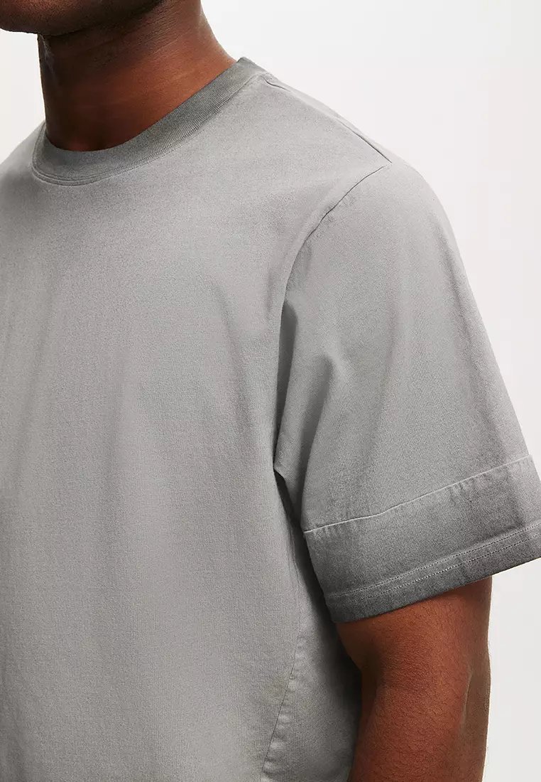 Cropped Fit Y2K T-Shirt