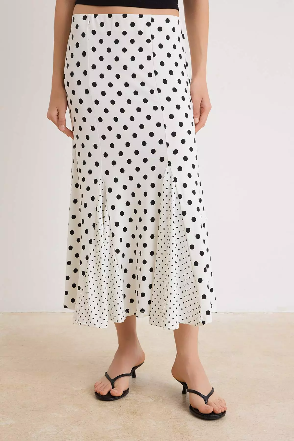 Ecru Polka Dot Pack A-Line / Bell Shape Normal Waist Stretchy Knitted Skirt Twoss26Et00063