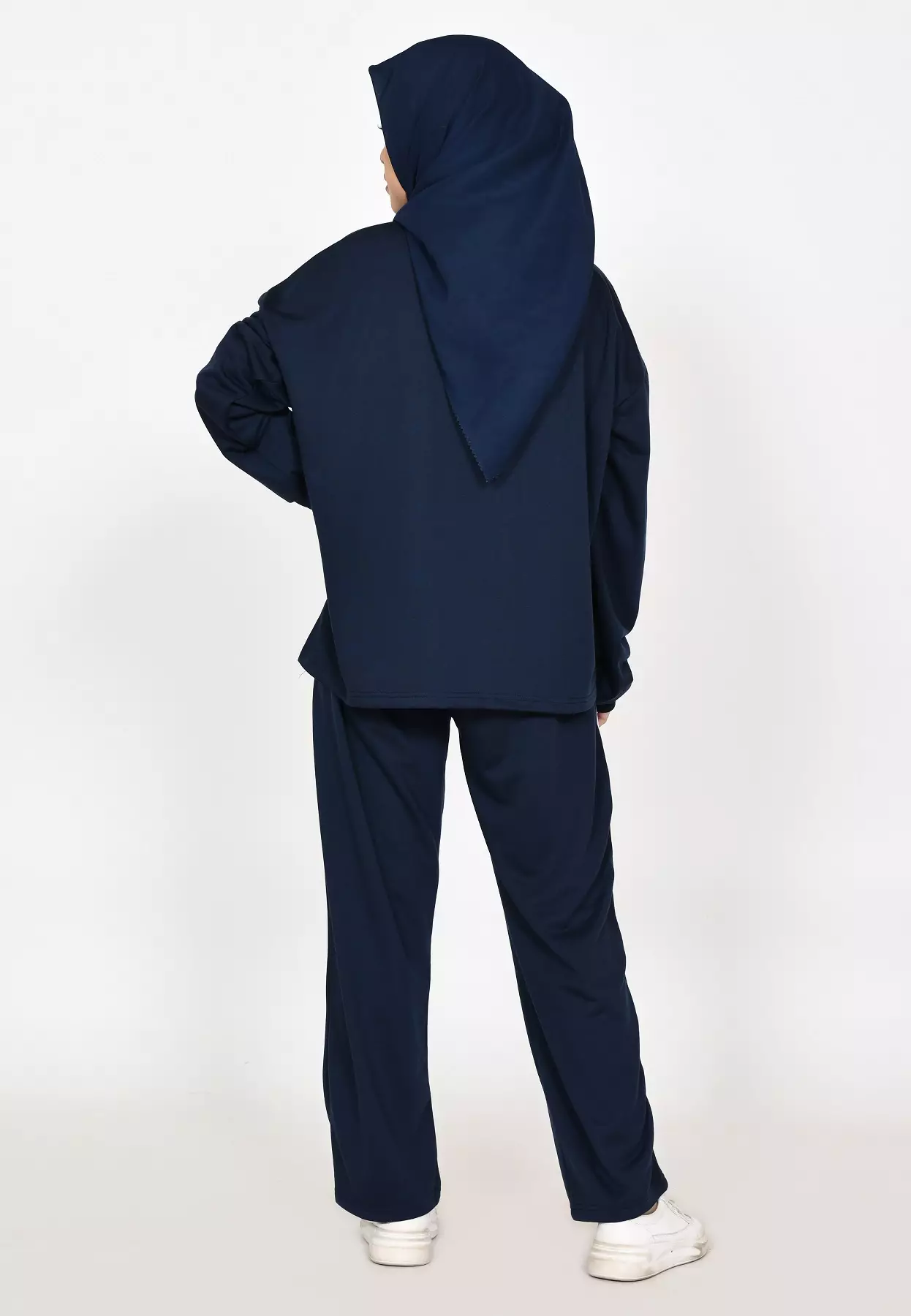 SET Training Sporty Trisya