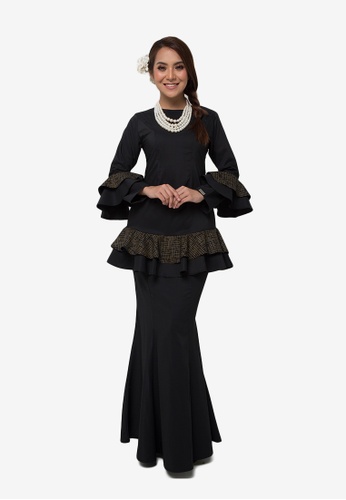 Kurung Nia Gold from Cirgaro in Black and Gold