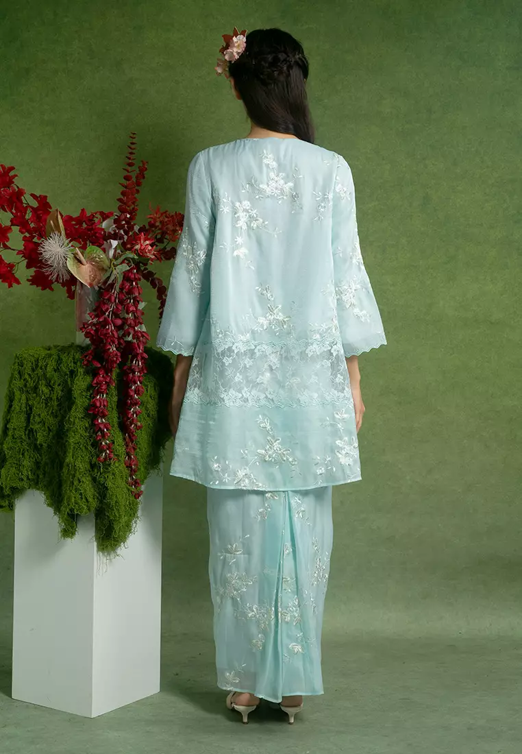 Azriah 刺繡長裙套裝