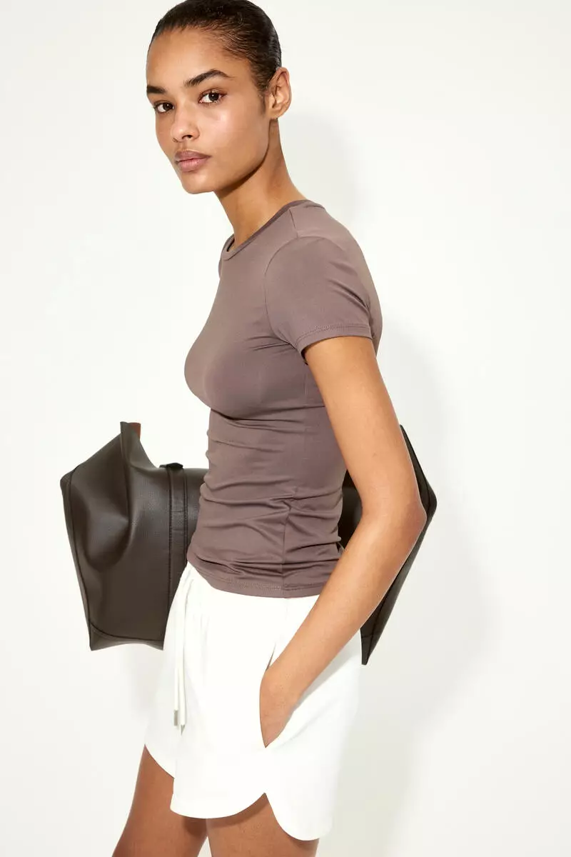 Fitted microfibre T-shirt