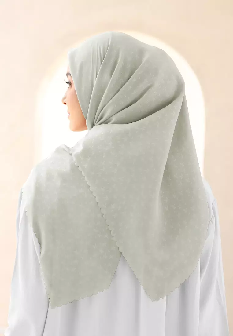 Rada Embossed Square | Hijab Polycotton Scarf Segiempat - Leaf Green