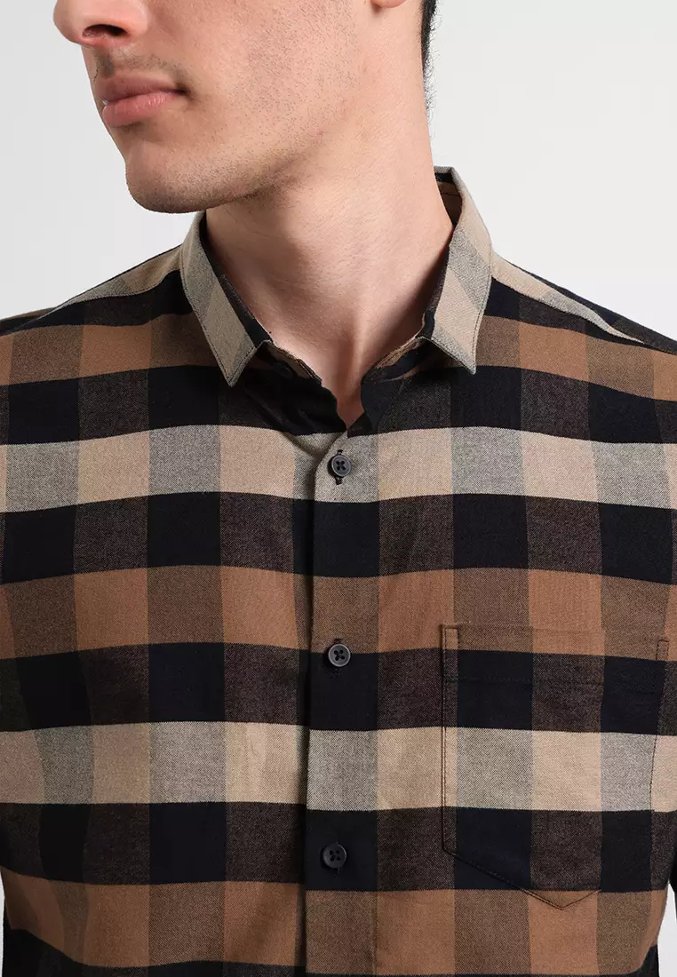 MANZONE - Kemeja Pria Lengan Pendek Rodrick 2  Slim Fit - Brown