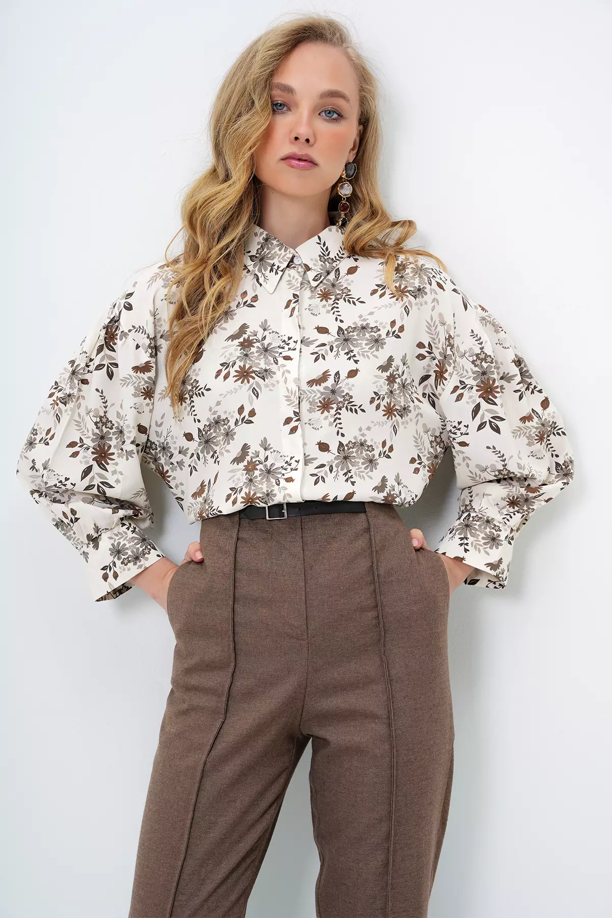 Women's Coffee Beige Balloon Sleeve Patterned Printed Viscose Woven Shirt Alc-X9654