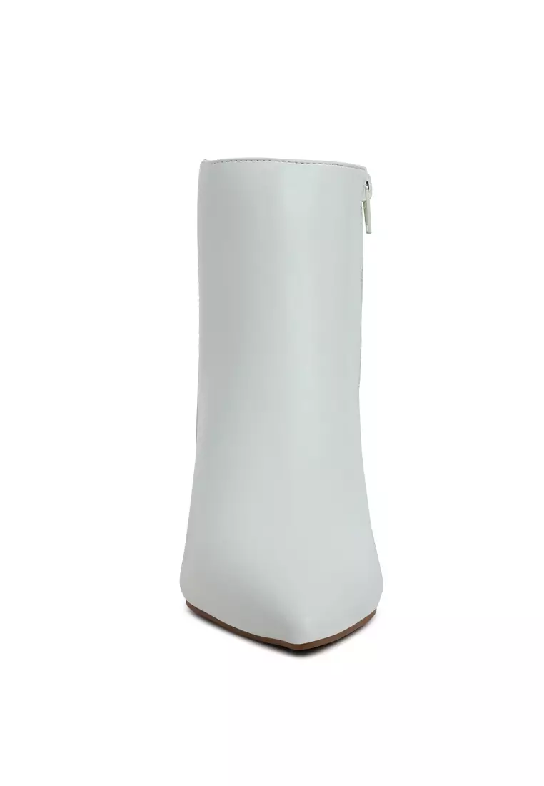 Sepatu bot kulit imitasi warna putih