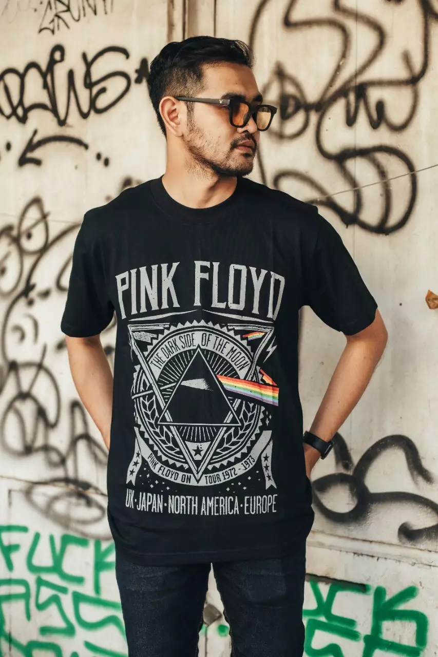 pink floyd band shirt