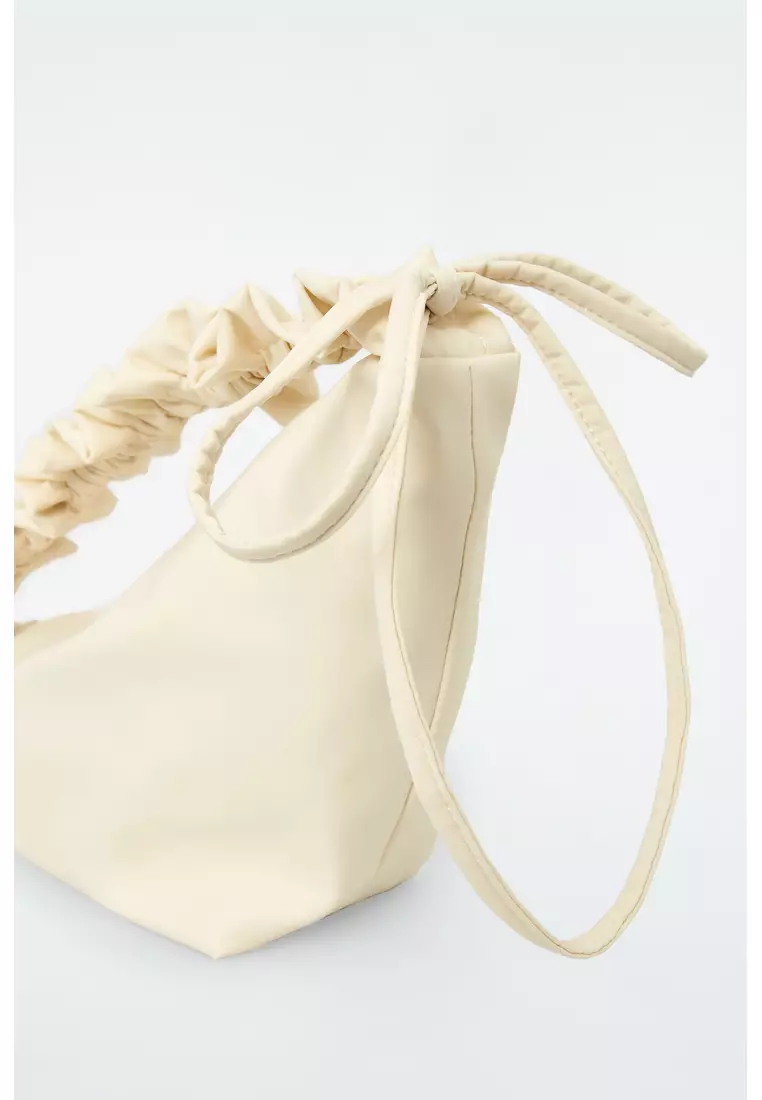 RUFFLE SHOULDER BAG