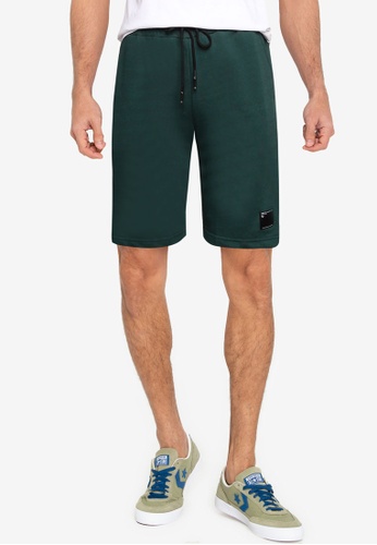 UniqTee green Jogger Shorts With Side Label 9FF94AAE6B6537GS_1