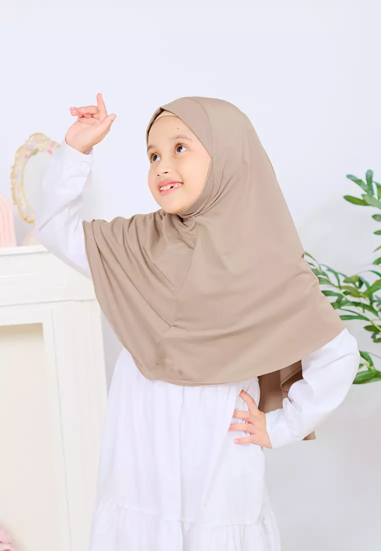Cotton Bee - Jennaira Bergo Dagu | Hijab Instan Anak Non Pad - L