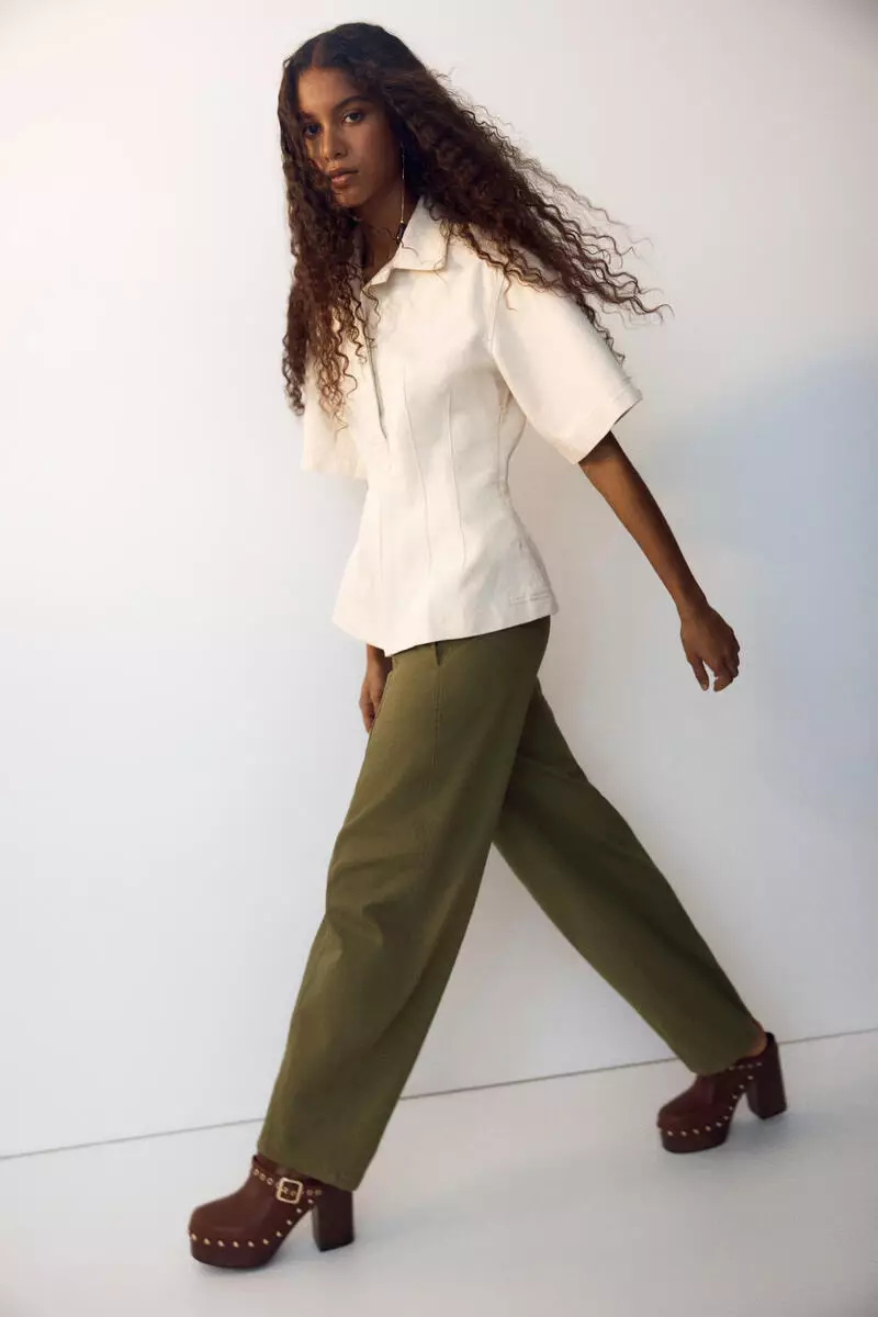 Barrel-leg cargo trousers