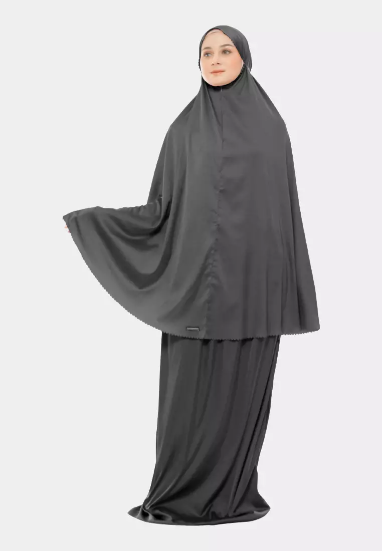 Ayesha Mukena 2in1 Prayer Set Polos Lasercuting Armani Silk Premium By Cotton Bee - Sable Black