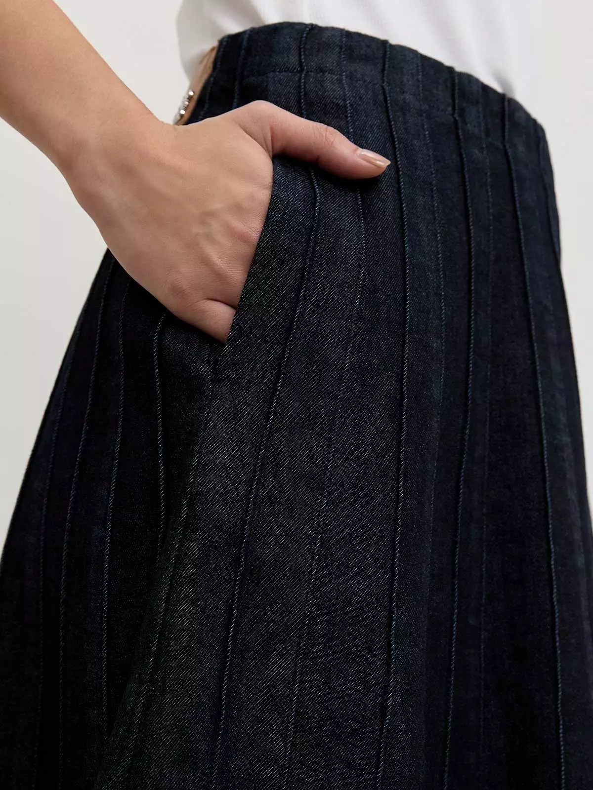 Pomelo - Rok Midi Wanita - Textured Denim Skirt - Dark Blue