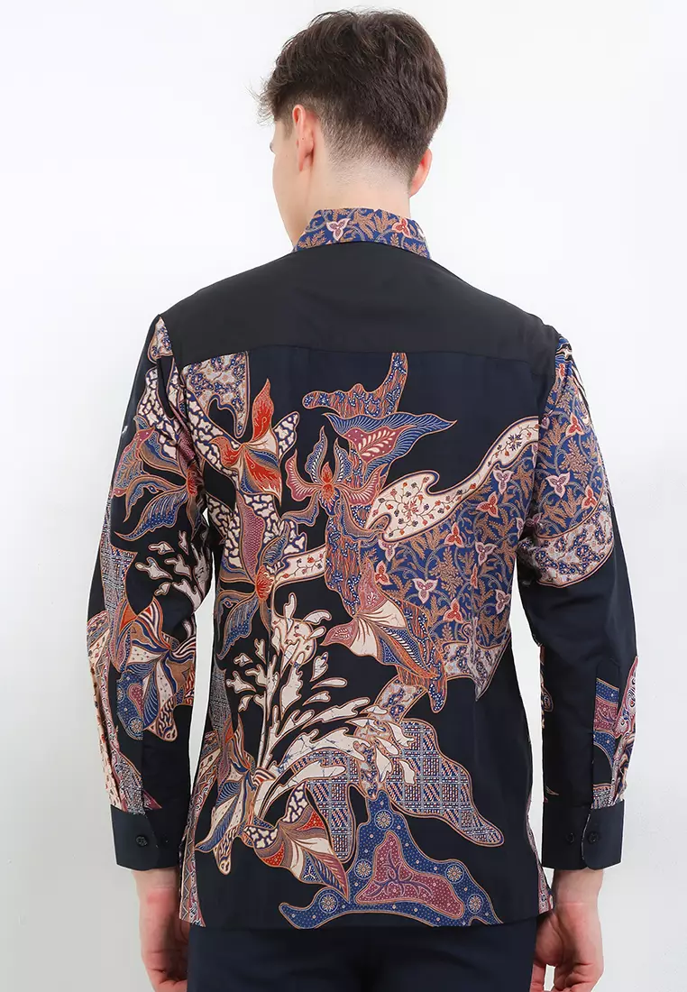 Kemeja Body Fit Batik Daun