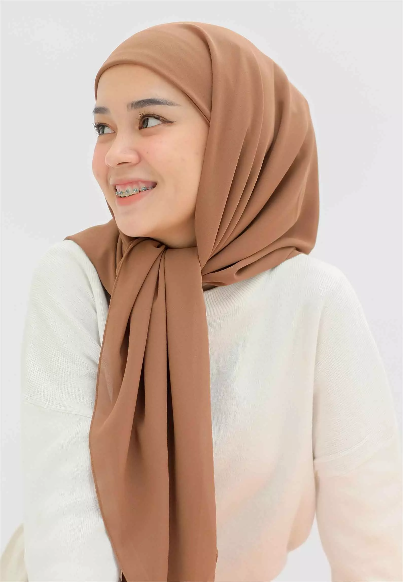 Araa Square Hazelnut