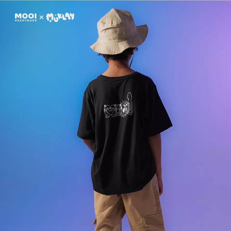 Mooi X Muklay Kaos Anak Unisex Graphic Tee Kids - Black