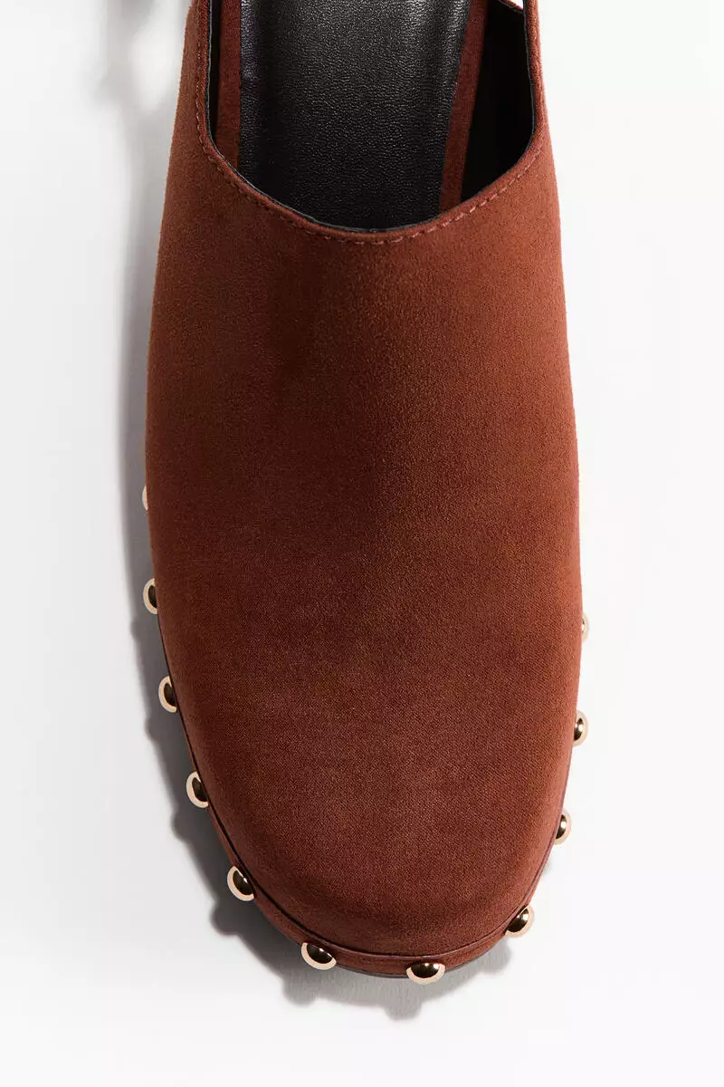 Heeled clogs