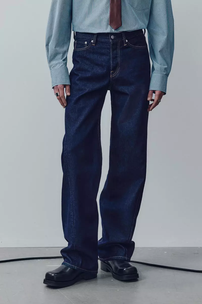 Loose Twisted Jeans