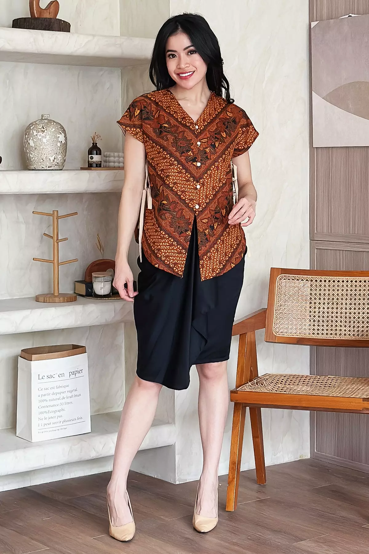 Viveka Batik Cokelat Kebaya Vest