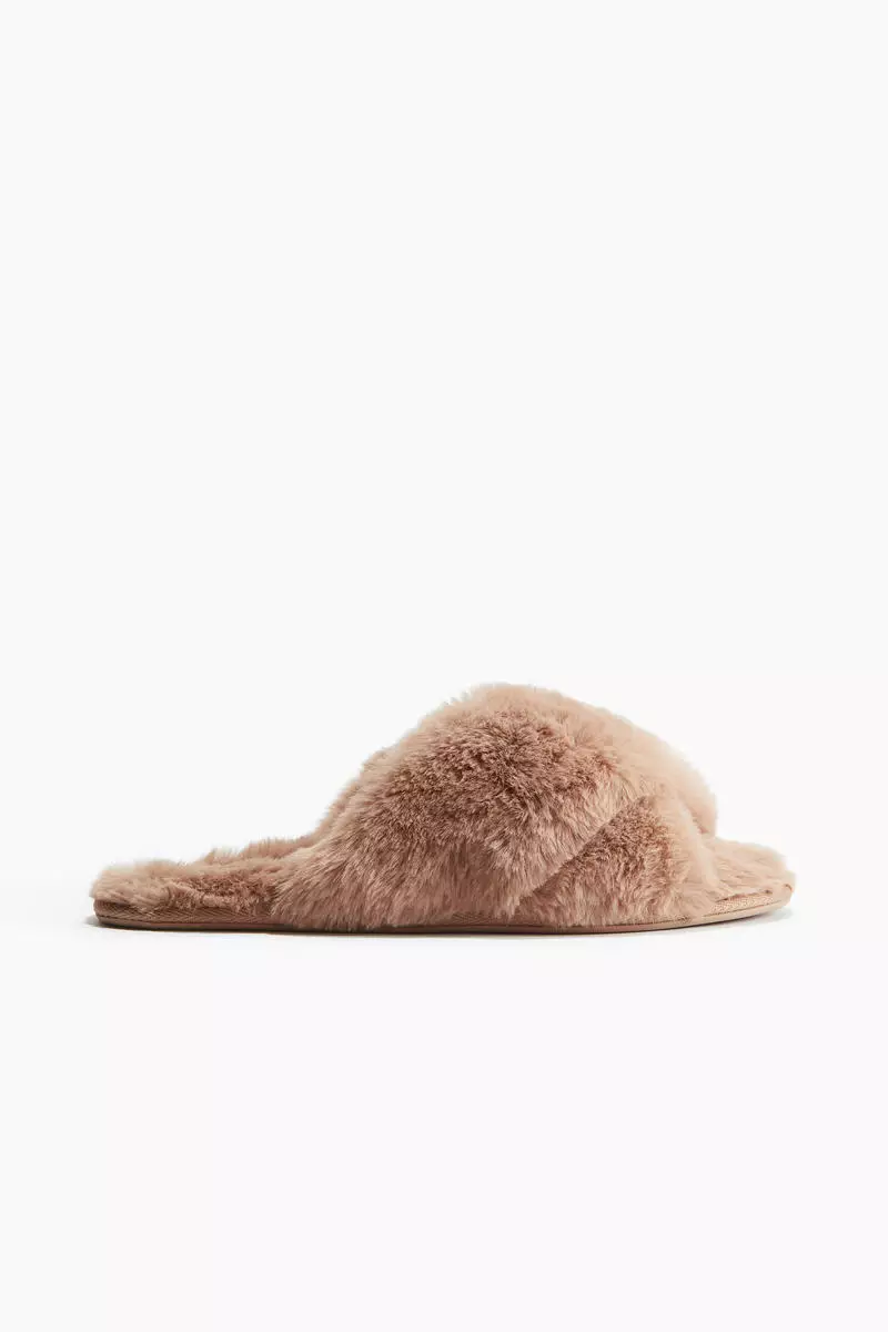 Discount on H&m  shoes - SKU: Fluffy Slippers