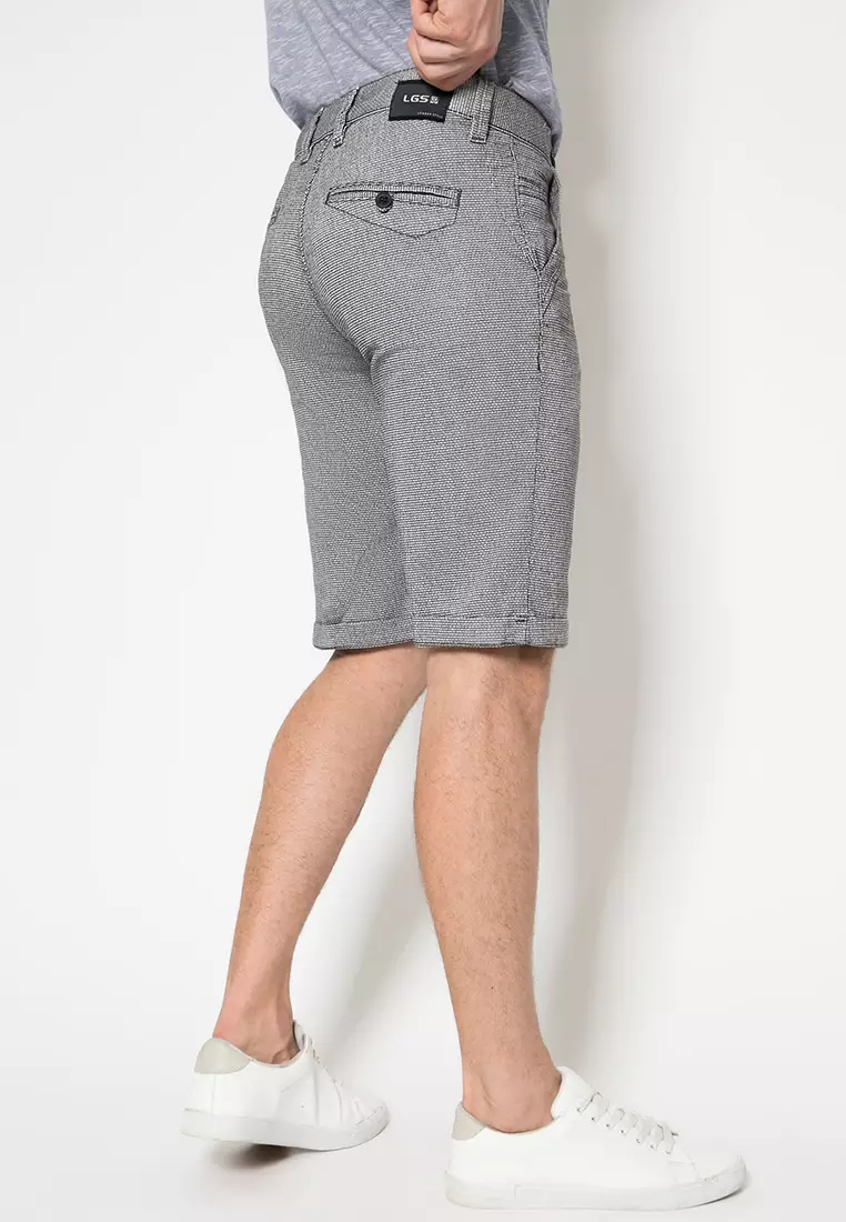 LGS - Celana Pendek Pria Kotak-Kotak Hitam Putih CSS.430.054.265.C