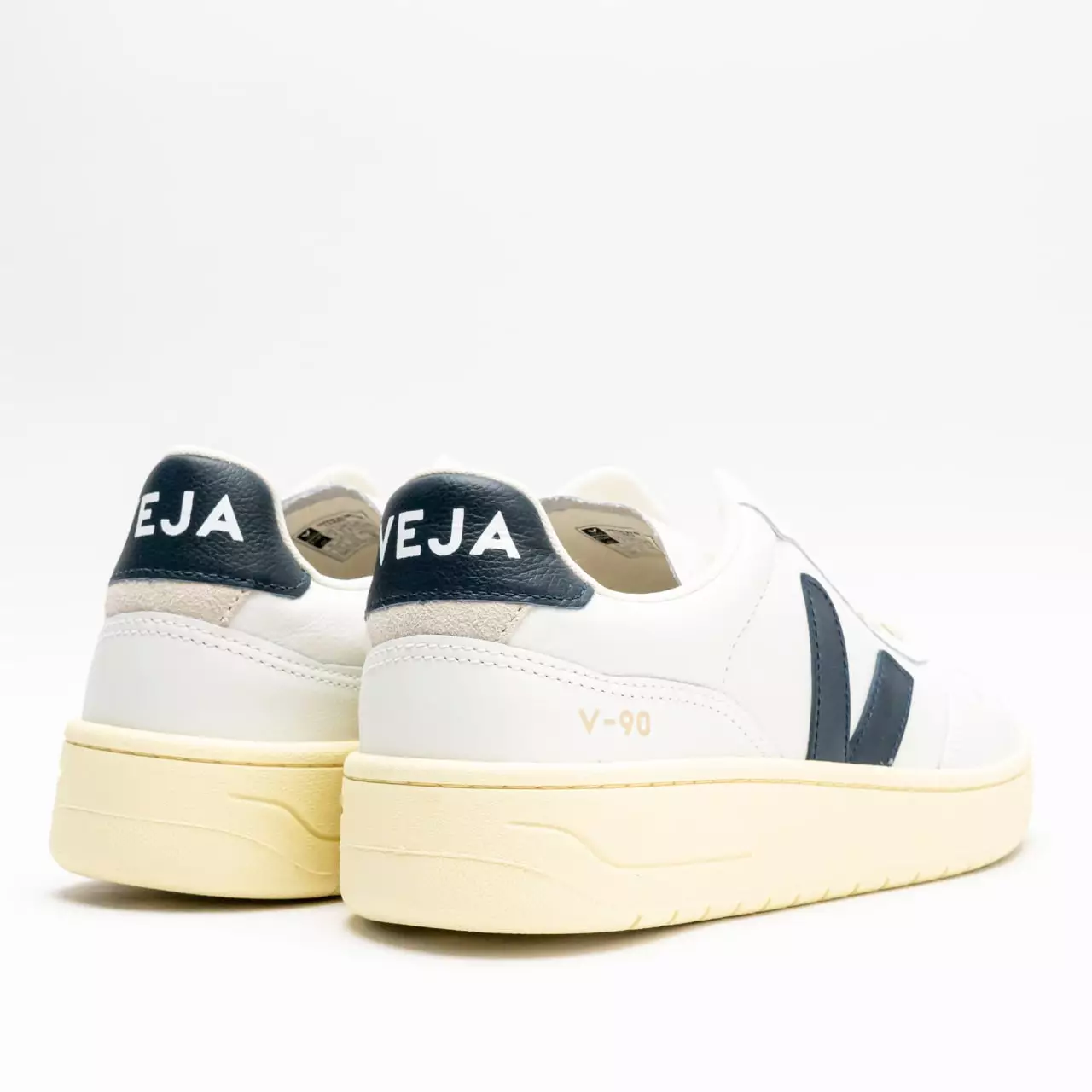 Jual Veja Veja V-90 Leather Sneakers White Nautico Men Original 2024 ...