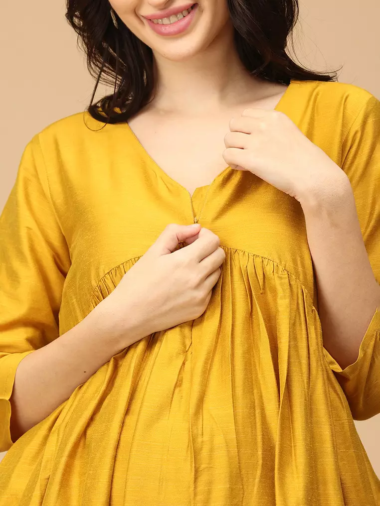 Rang-e-Kesar 孕妇及哺乳丝绸 Kurta 套装 - 黄色