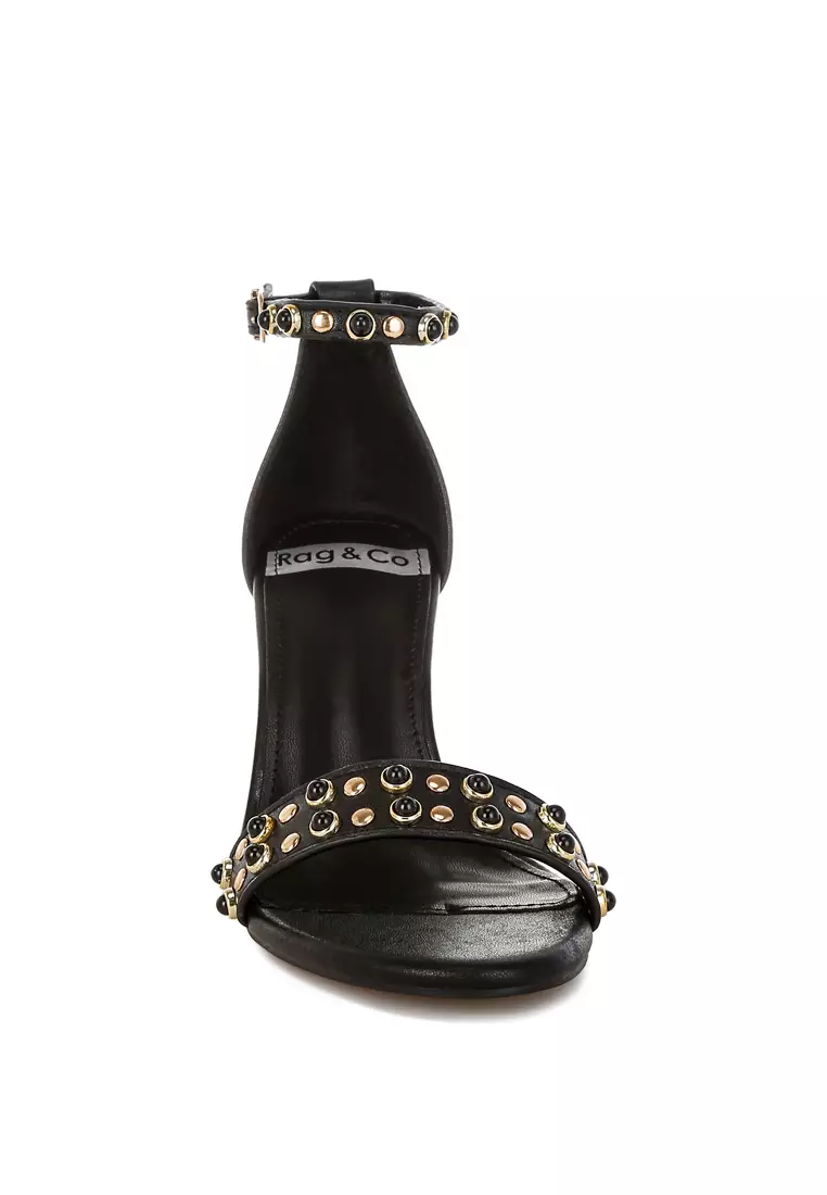 Sandal Kulit Asli Berhias Studs