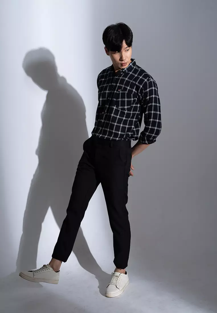 Kemeja panjang pria formal slim fit kotak hitam putih houseofcuff