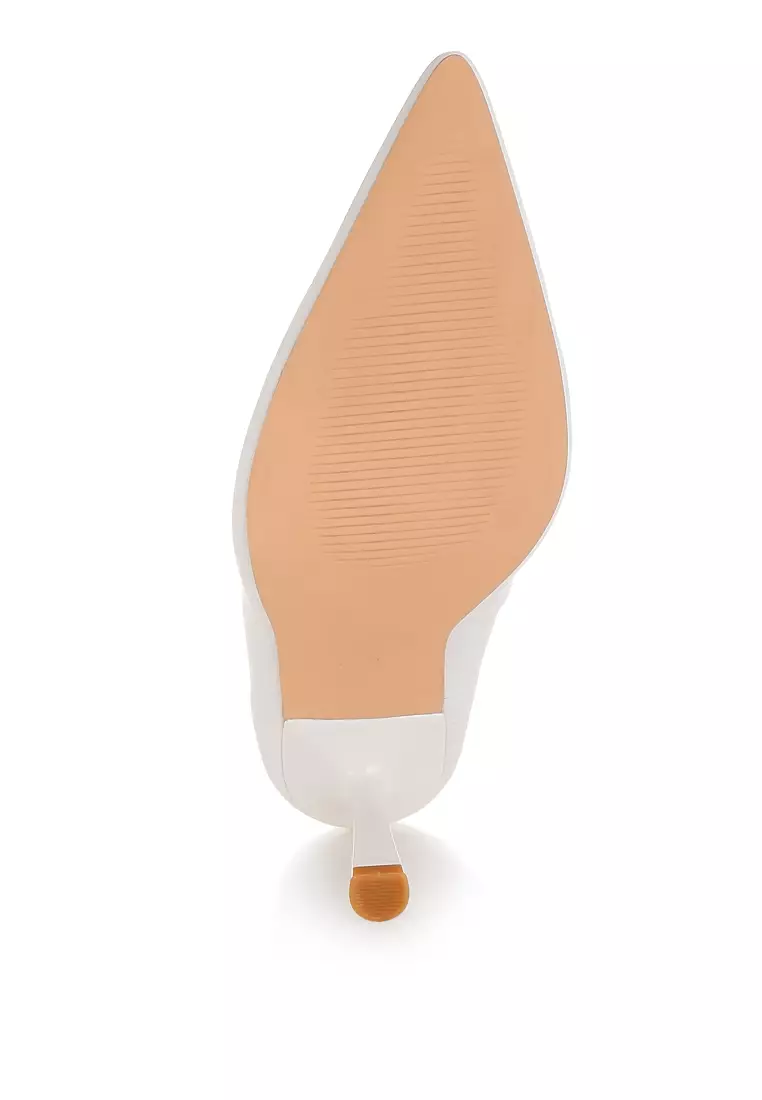 Pointy Toe Pumps in White