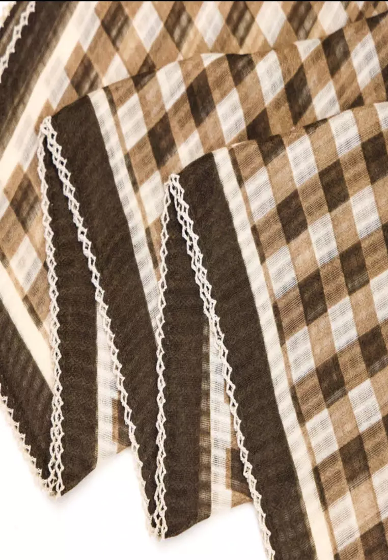 Aksesoris Wanita Checks  Print Crochet Hem Square Scarf Syal Wanita Kotak-kotak Brown & white