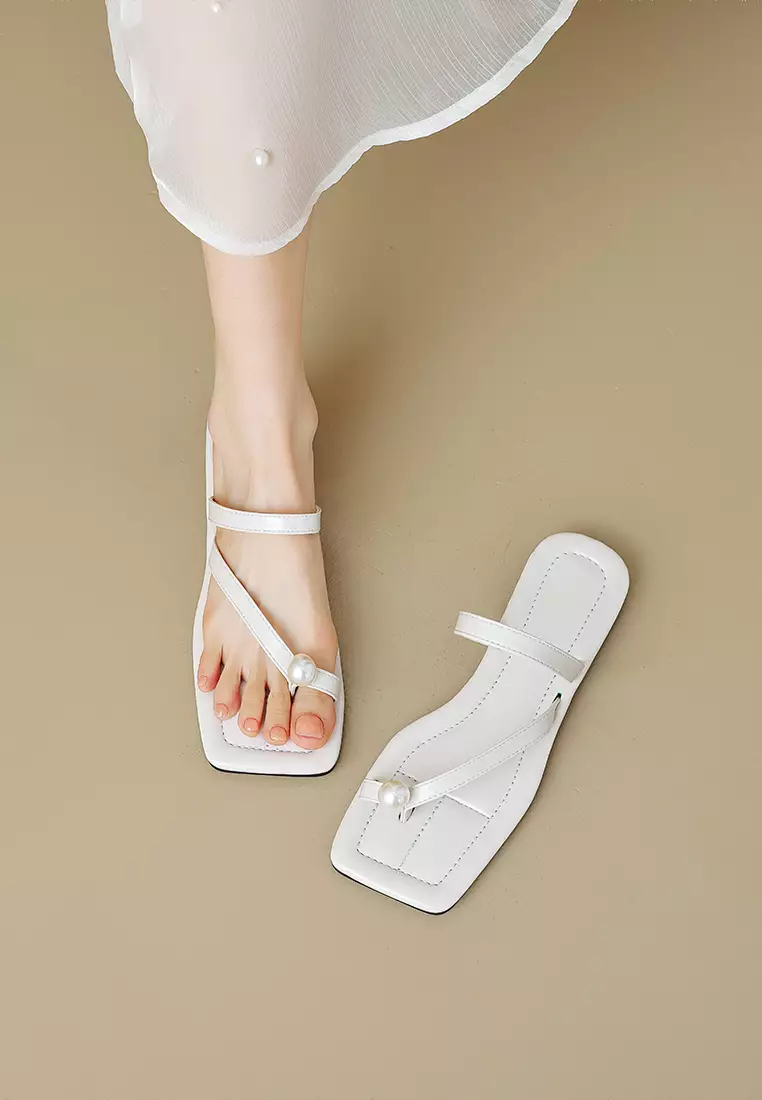 Square toe sandals flat hotsell